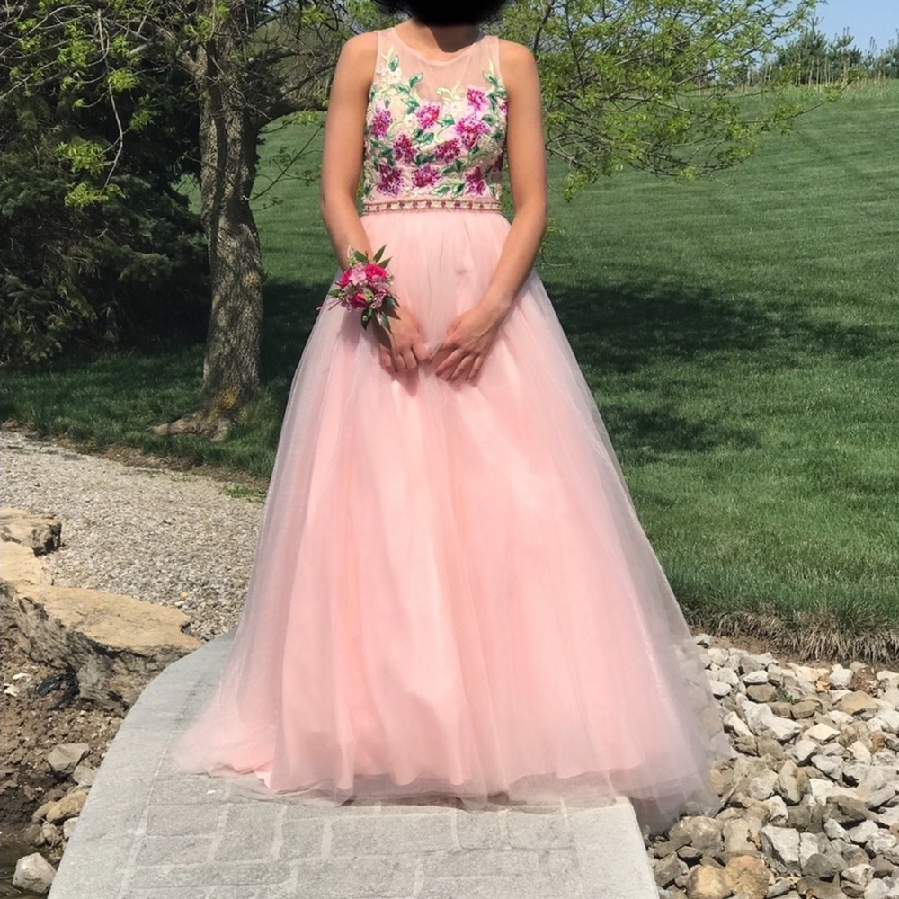 BLING Prom Dress Pink
Size 2
Length 53"
With 14"
Only worn once